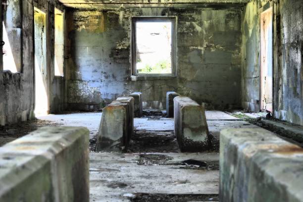 istock Inside view of an old abandoned building 1437668638