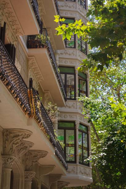 istock Side view of a typical facade of Barcelona, Spain 1437672085