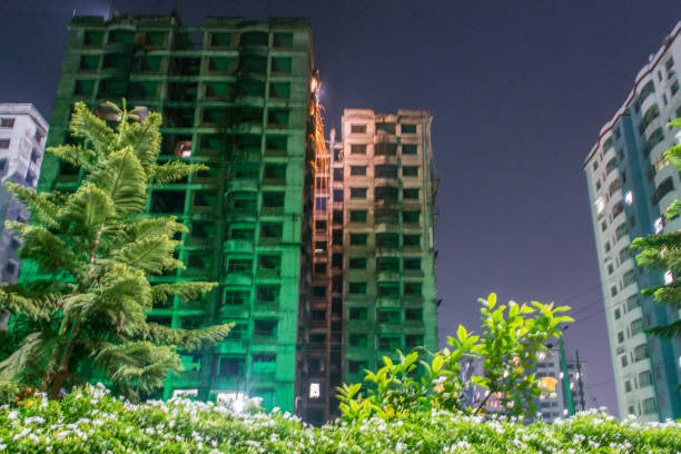 building under construction of rajuk uttara apartment project - civil building imagens e fotografias de stock