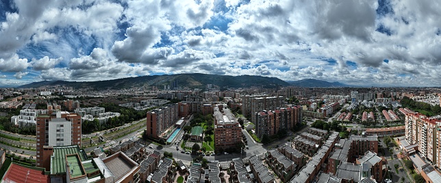 A picture of the city of Bogotá in 180 degrees