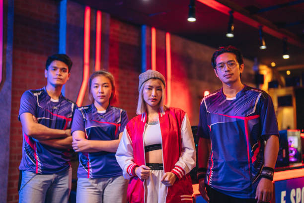 istock Asian pro gamers'team getting together 1437738327