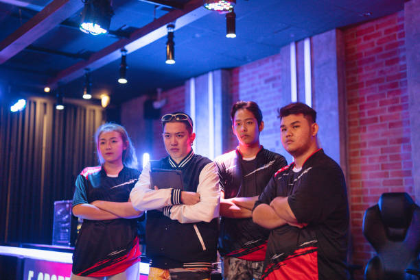 istock Asian pro gamers'team getting together 1437738338