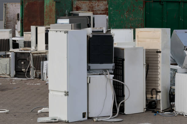 istock Close-up old and used electrical household waste, returns to the store. 1437774631