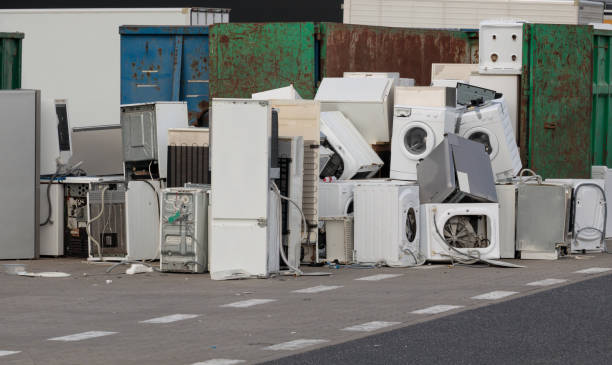istock Discarded household appliances in the garbage container. Electronic waste for recycling. 1437774633