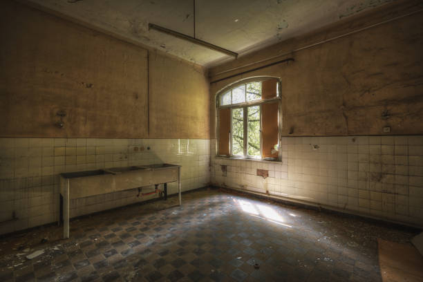 A view of an abandoned building