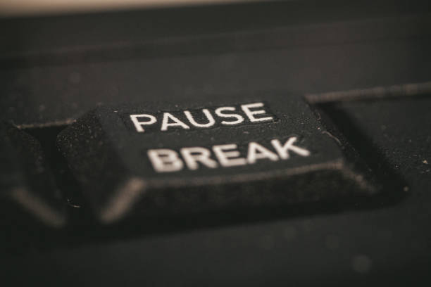 tecla de teclado pausa/quebra - pause button - fotografias e filmes do acervo