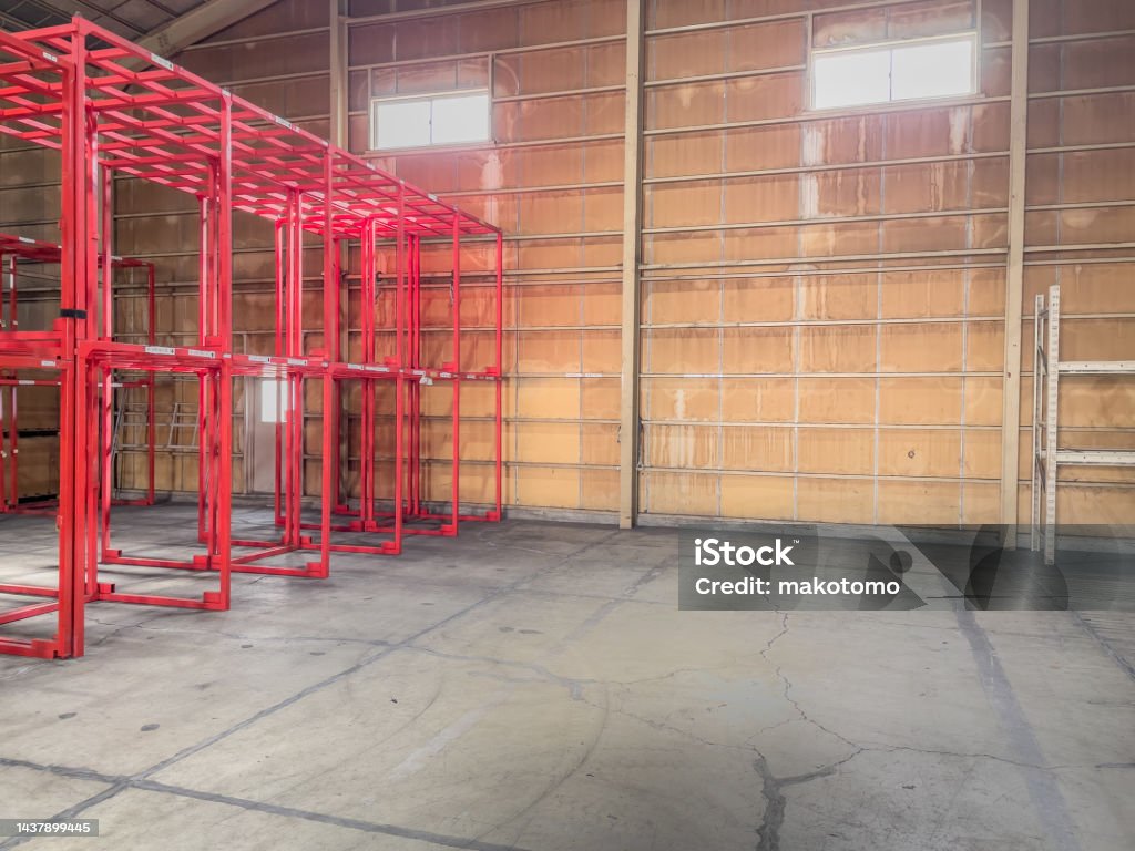 Warehouse With Empty Storage Racks Stock Photo - Download Image Now ...