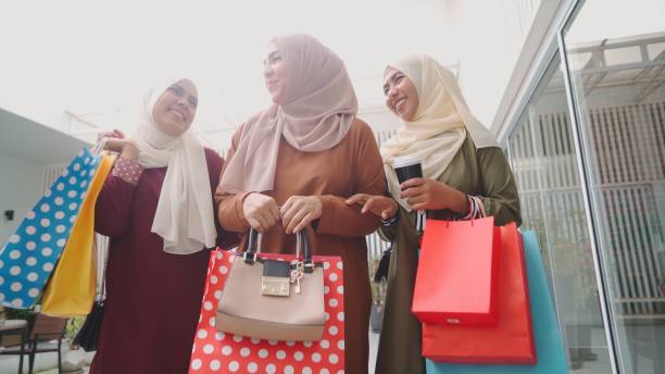 istock Muslim Woman Shopping. 1437926703