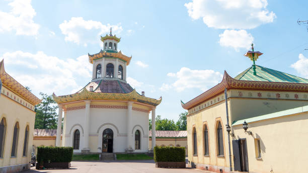 il villaggio cinese nel parco alexander di tsarskoye selo, in russia, era il tentativo di caterina la grande di seguire la moda del 18 ° secolo per la cineseria. città di pushkin - catherine park foto e immagini stock