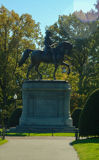 The statue of George Washington sculpted by Thomas bell in the Boston public garden