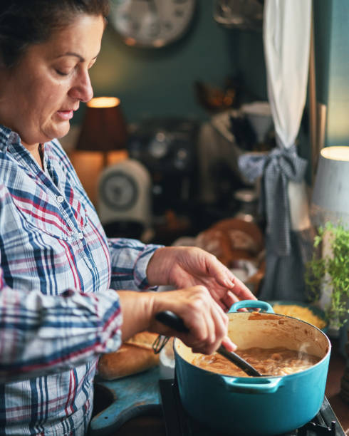 istock Preparing French Onion Soup in Domestic Kitchen 1437963360