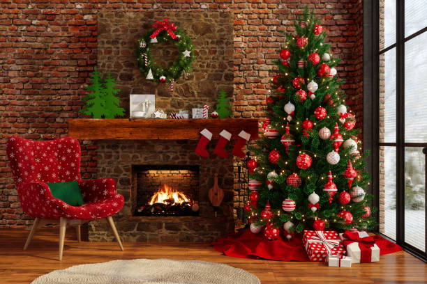 クリスマスデコレーションのシャレー。クリスマスツリー、装飾品、ギフトボックス、アームチェア、暖炉を備えたリビングルームの内部