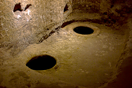 During the Roman period, M.S. It was seen that Christianity spread rapidly in the region in the 2nd century, and there was a great struggle between the idolaters and the Christians. Many underground cities in the Cappadocia region, which belong to the 3rd and 4th centuries, were built by Christians for protection, shelter and worship. Mucur Underground City is in Kırşehir province. The underground city carved into soft rocks is 7-8 m deep from the ground. In the underground city with many rooms, the corridors are wide enough to pass from one place to another and people can only move forward by bending, the barns, places of worship, dividing the corridors, and the capstones, which are large volumes and circular shaped stone masses that are estimated to be built to close the rooms. and there are ventilation shafts opening above ground.