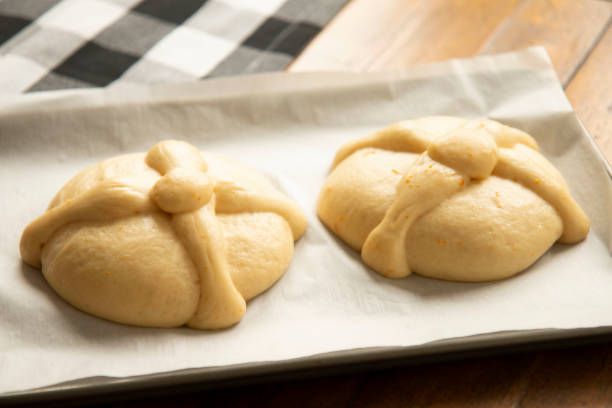 istock Mexican Day of the Dead bread 1437990898