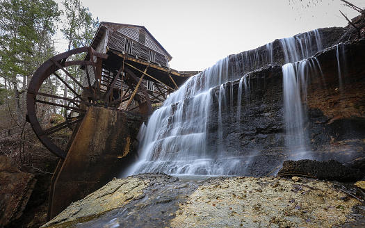 A photo and record of a watermill that rotates due to the power of falling water.April 2023, Chichibu City, Saitama Prefecture, Japan.