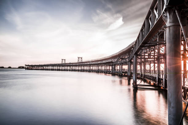 istock Muelle del Tinto Huelva 1438114074