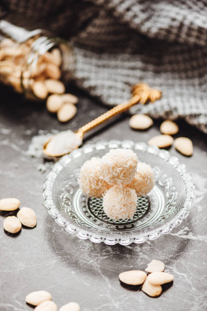 istock Vegan, Homemade Raffaello Coconut Balls 1438148276
