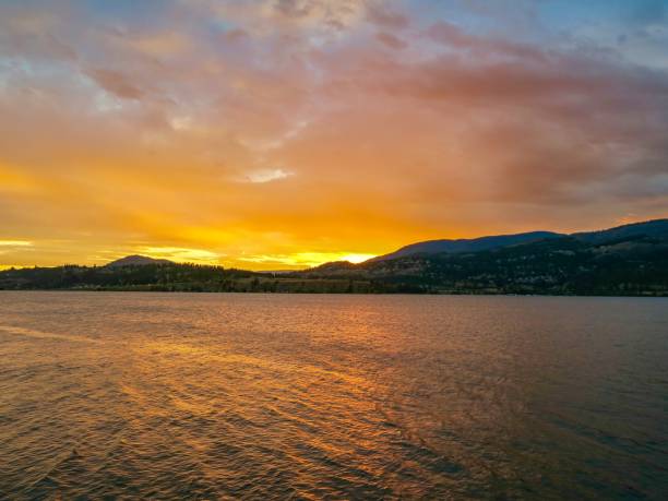 istock Okanagan Lake at Sunset 1438283712