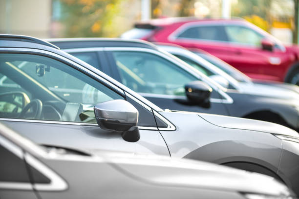 carros usados - parking - fotografias e filmes do acervo