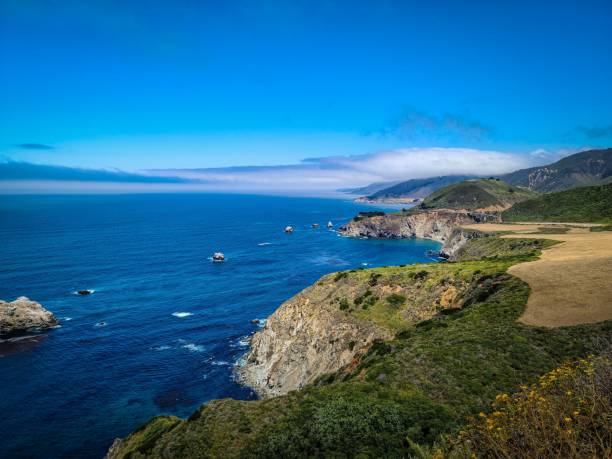 istock Aerial of Pacific coast highway with coastal cliffs 1438313190
