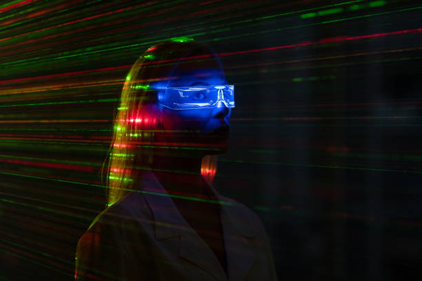 девушка в современных очках стоит в темной комнате - hologram led futuristic women стоковые фото и изображения