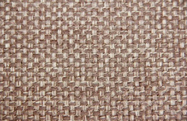 texture du tissu brun de laine tissé en gros plan - close to brown wool canvas photos et images de collection