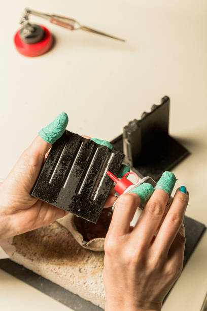 istock oil ingot mold for jewelry 1438378928