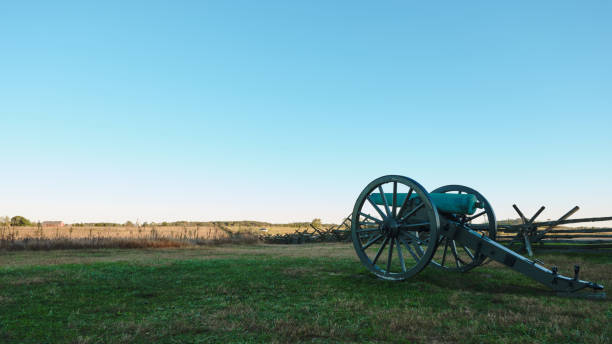 피켓의 돌격 근처에 있는 남군 대포 - american civil war battle conflict gettysburg national military park 뉴스 사진 이미지