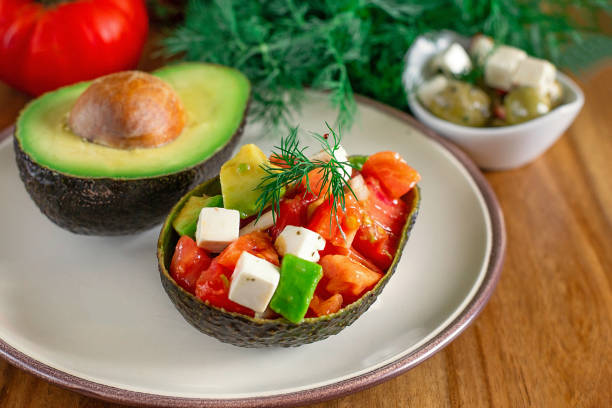 fresh tomato salad with avocado, feta cheese and shallots - vinegar salad dressing balsamic vinegar olive oil imagens e fotografias de stock