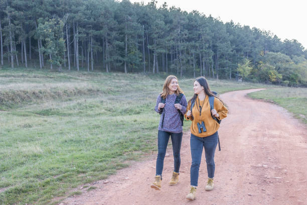 istock Girls who hike 1438461615
