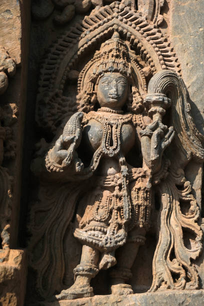 Nageshvara Chennakeshava Temple in the village of Mosale near Hassan city, Karnataka, India, One for Shiva, other for Vishnu, this pair is a set of highly ornamented stone temples, illustrating the Hoysala architecture. templo nageshvara chennakeshava en el pueblo de mosale cerca de la ciudad de hassan, karnataka, india, uno para shiva, otro para vishnu, este par es un conjunto de templos de piedra altamente ornamentados, que ilustran la arquitectura hoysala.