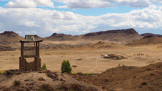 Vue sur la vallée depuis les ruines du monastère d’Ongi en Mongolie