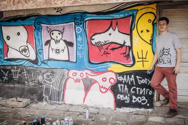 istock Street artist 1438689949