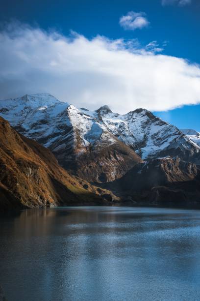 istock Winter alpen lake 1438717819