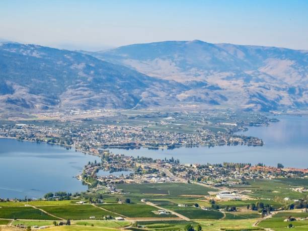 istock Osoyoos Lake and Town 1438759388