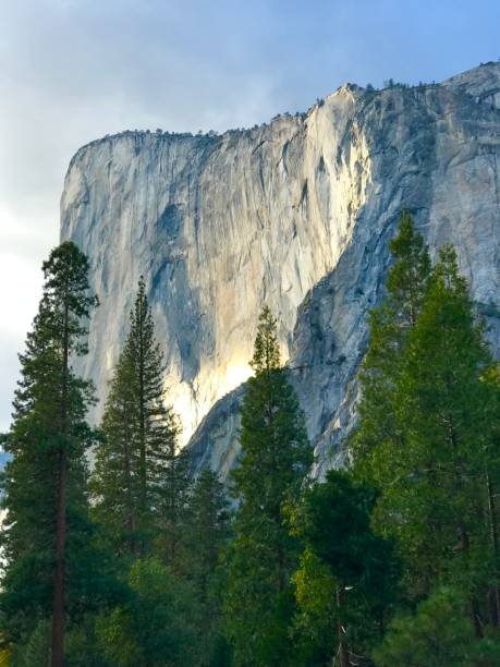 istock Yosemite in Autumn 1438810305