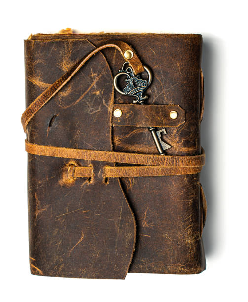 antique leather journal with old key - isolated isolated on white copy space antique imagens e fotografias de stock