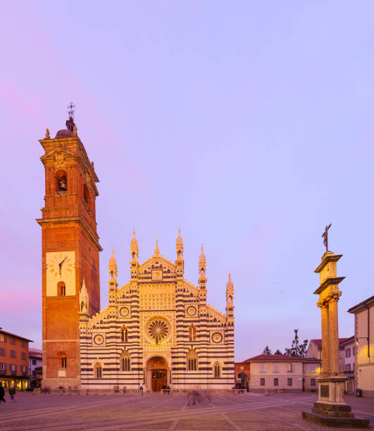 istock Sunset view of the cathedral (Duomo), in Monza 1438845822