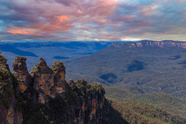 에코 포인트 블루 마운틴의 전망 세 자매 카툼바 시드니 nsw 호주 - blue mountains australia sydney australia new south wales 뉴스 사진 이미지