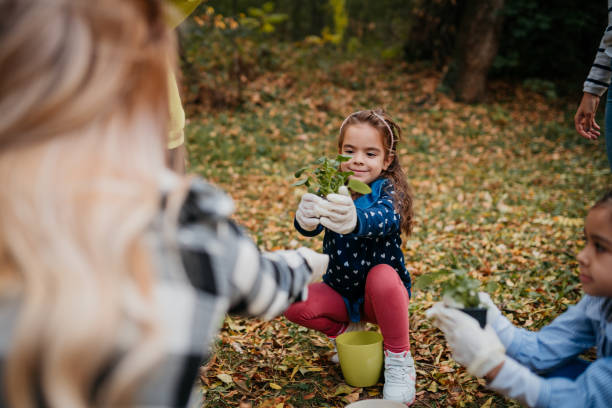 istock Little gardeners 1438885575