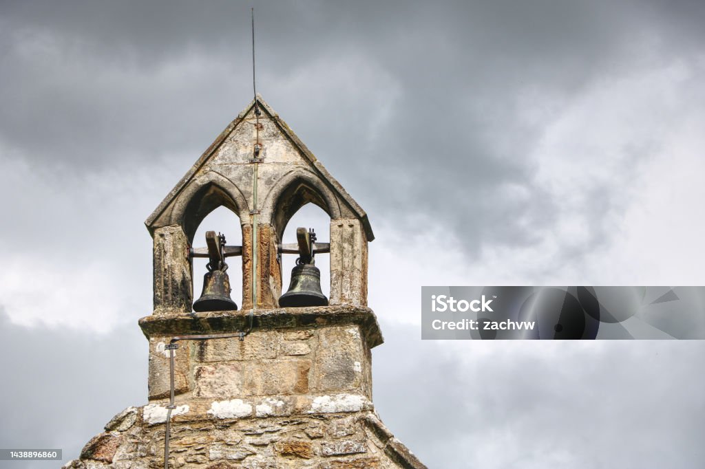 Antiguo Campanario De La Iglesia Foto de stock y más banco de imágenes de Campana de iglesia - Campana de iglesia, Aire libre, Antiguo - iStock Antiguo Campanario De La Iglesia Foto de stock y más banco de imágenes de Campana de iglesia - Campana de iglesia, Aire libre, Antiguo - iStock