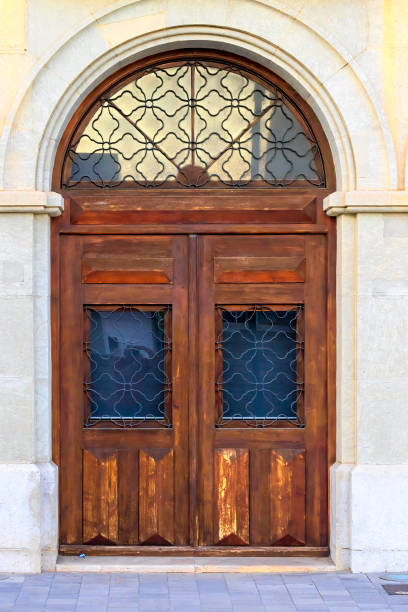 istock Colonial Entrance Door 1438928210