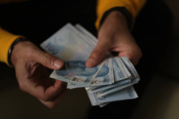 istock Turkish paper money count 1438989213