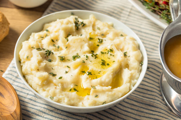 istock Homemade Thanksgiving Mashed Potatoes 1438992754