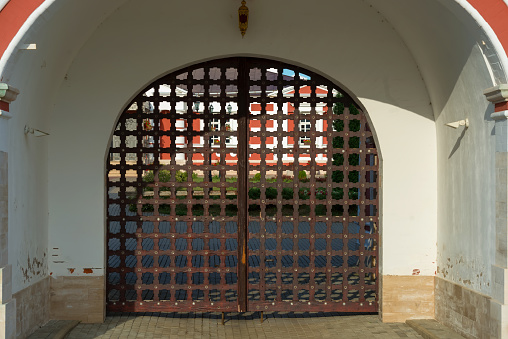 Portal under the Gate Church of the Transfiguration in the Nikolo-Peshnoshsky monastery