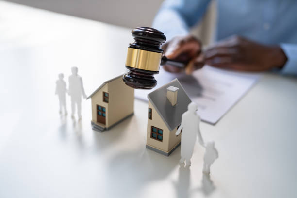 istock Divorce Lawyer Or Attorney 1439125288