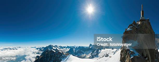 Snow Summit Sunburst Alpine Straßenbahnhaltestelle Panorama Stockfoto und mehr Bilder von Berg