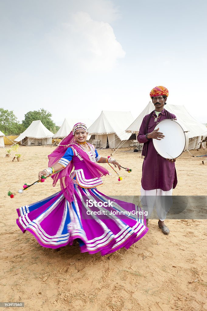 Dança indiana e Músico Folk - Foto de stock de Dançar royalty-free