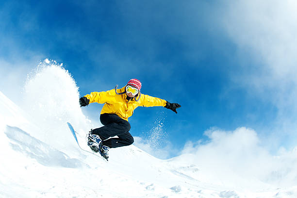 saut - faire du snowboard photos et images de collection