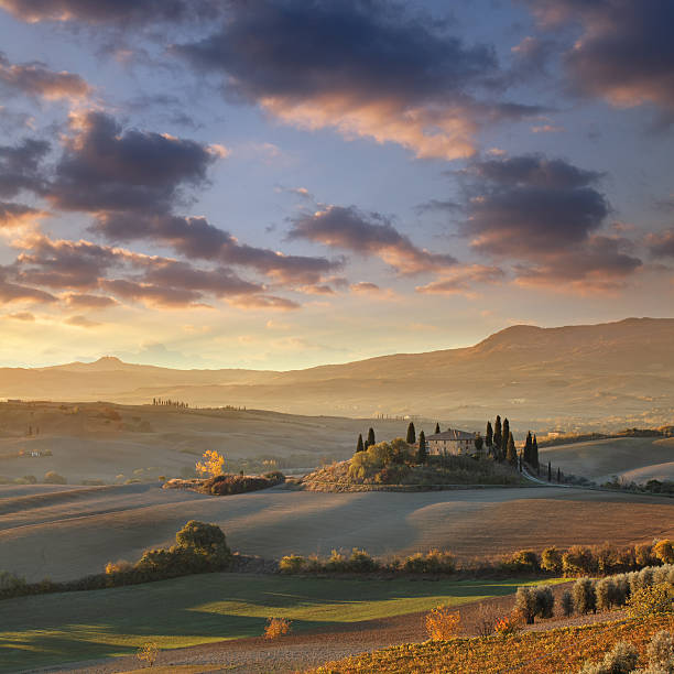 istock Farm in Tuscany 143918299